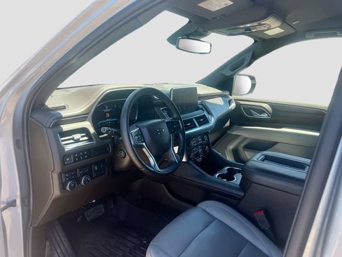Used 2023 Chevrolet Tahoe Z71 w/ Luxury Package AWD/4WD image 9