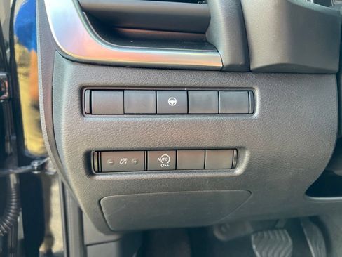 Used 2023 Nissan Rogue SV AWD/4WD image 10