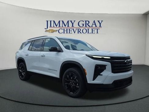 New 2026 Chevrolet Traverse LT w/ Midnight/Sport Edition FWD image 7