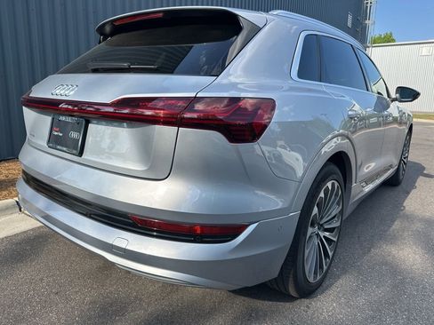 Used 2019 Audi e-tron Prestige w/ Prestige Package AWD/4WD image 5