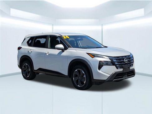 Used 2024 Nissan Rogue SV AWD/4WD image 8