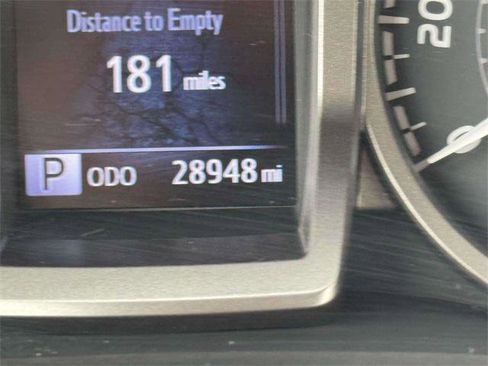 Certified 2022 Toyota Tacoma SR5 image 25