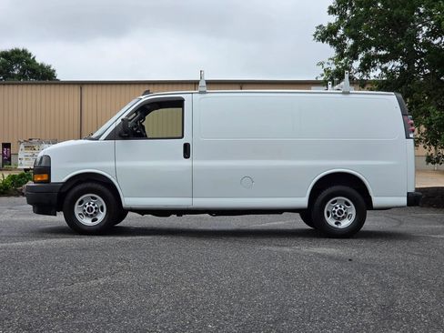 Used 2018 GMC Savana 2500 w/ Communications Package RWD image 4