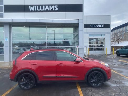 Used 2019 Kia Niro S Touring image 2