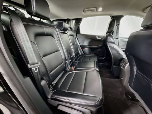 Used 2025 Ford Escape Platinum AWD/4WD image 30