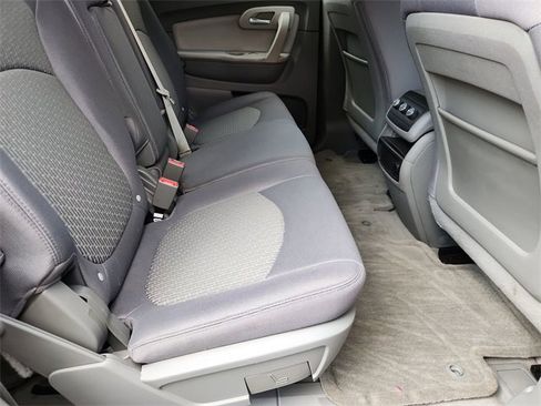Used 2012 Chevrolet Traverse LT image 23