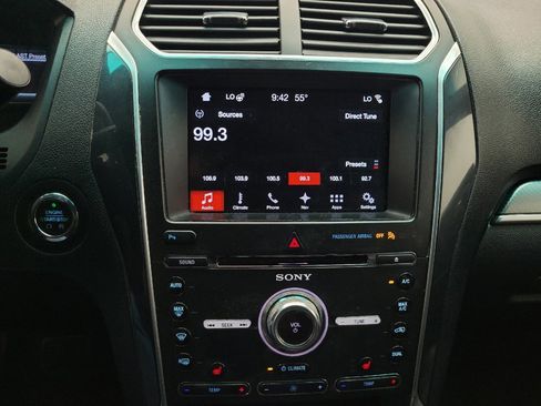 Used 2017 Ford Explorer Sport image 25