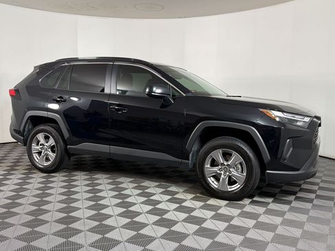 Used 2025 Toyota RAV4 LE AWD/4WD image 6