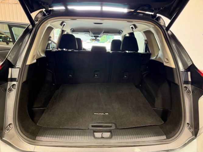 Used 2025 Nissan Rogue SV AWD/4WD image 30