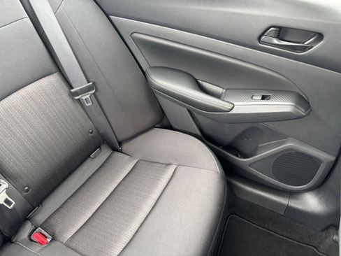 Used 2025 Nissan Altima 2.5 SV FWD image 37