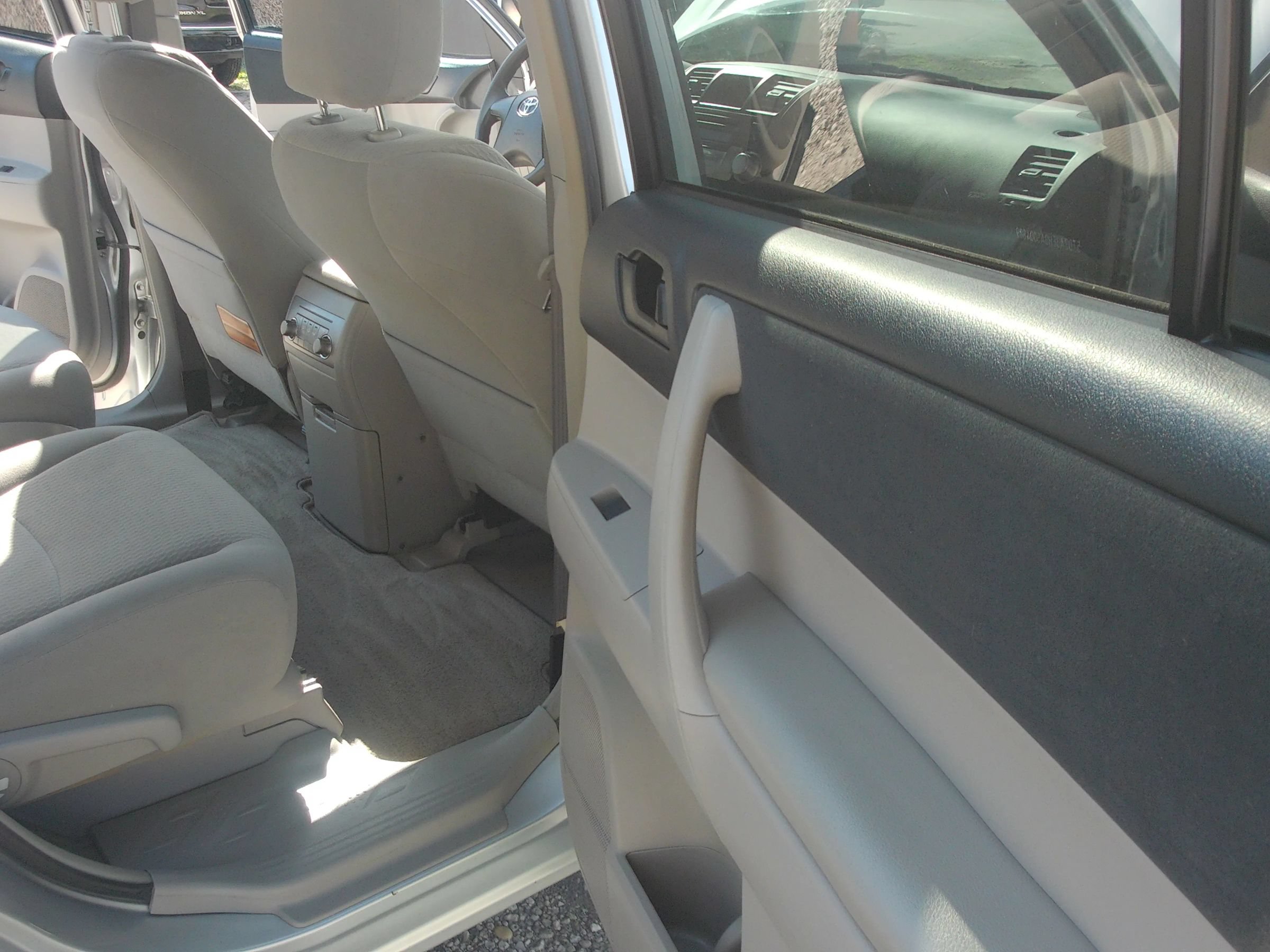 Used 2010 Toyota Highlander 2WD w/ 3rd Row Seat Pkg image 33