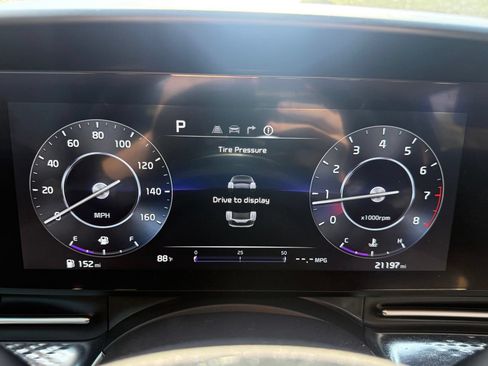 Used 2024 Kia Carnival SX Prestige FWD image 18