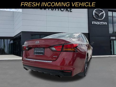 Used 2023 Nissan Altima 2.5 SR AWD/4WD image 3