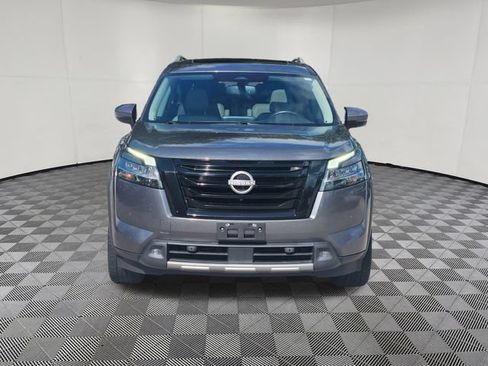 Used 2022 Nissan Pathfinder SL w/ SL Premium Package FWD image 2