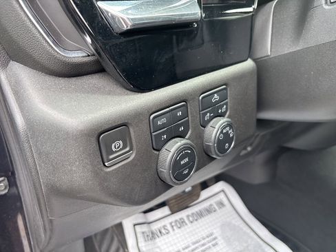Used 2024 Chevrolet Silverado 1500 LT w/ Z71 Off-Road Package AWD/4WD image 23