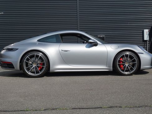 Used 2022 Porsche 911 Carrera S RWD image 9