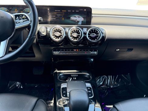 Used 2020 Mercedes-Benz CLA 250 image 11