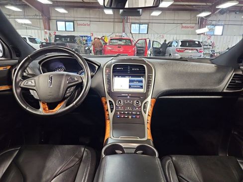 Used 2016 Lincoln MKX Reserve w/ Equipment Group 102A AWD/4WD image 18