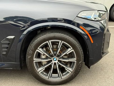 Used 2024 BMW X5 xDrive40i w/ M Sport Package AWD/4WD image 9