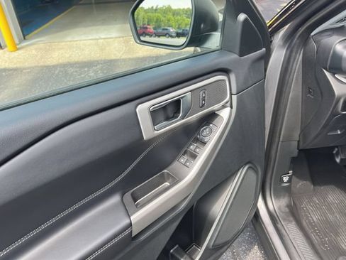 Used 2023 Ford Explorer XLT w/ Equipment Group 202A AWD/4WD image 24