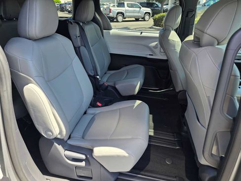 Certified 2026 Toyota Sienna XLE FWD image 13