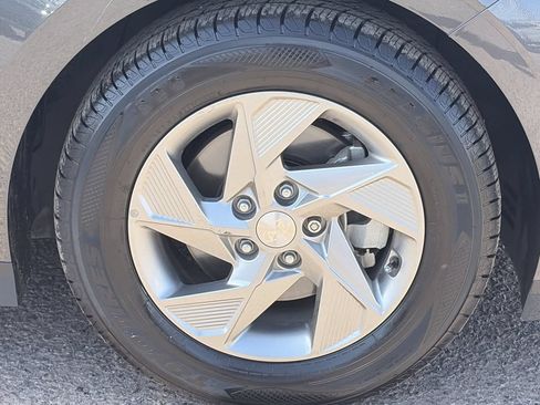 Certified 2025 Hyundai Sonata SE FWD image 9