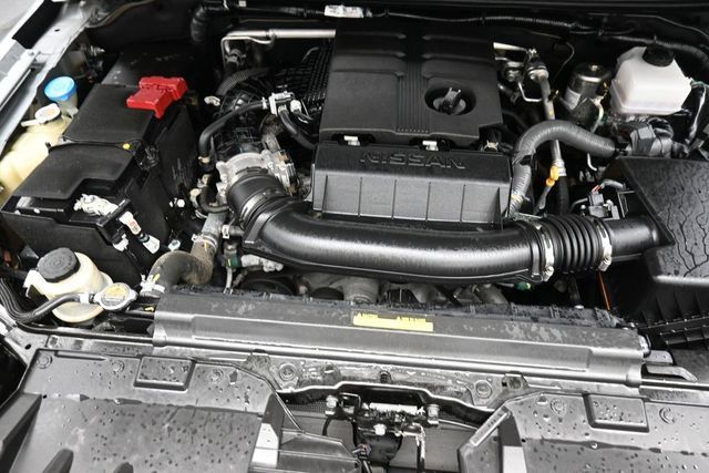 Used 2024 Nissan Frontier PRO-4X w/ Technology Package AWD/4WD image 35