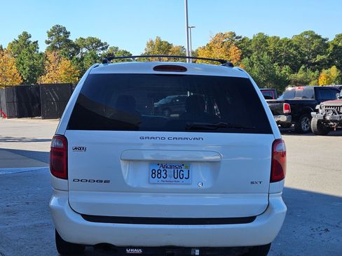 Used 2007 Dodge Grand Caravan SXT image 6