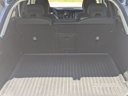 Used 2023 Volvo XC60 B5 Ultimate w/ Climate Package FWD image 36