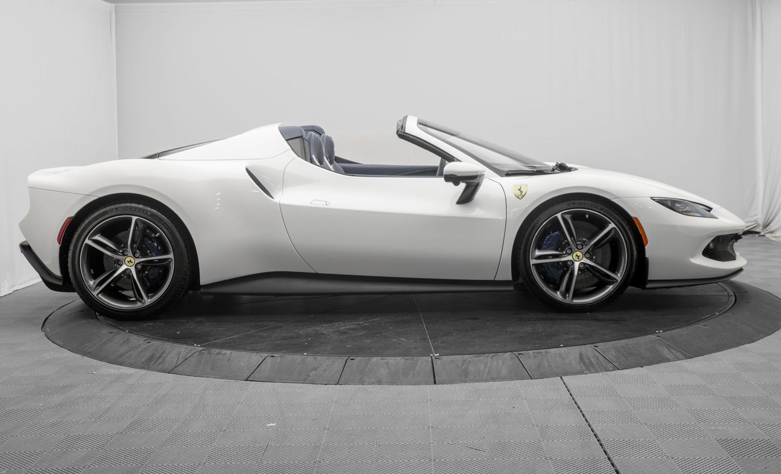 Used 2026 Ferrari 296 GTS RWD image 8