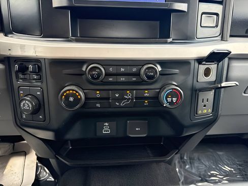 Used 2023 Ford F250 XLT w/ Tremor Off-Road Package AWD/4WD image 15