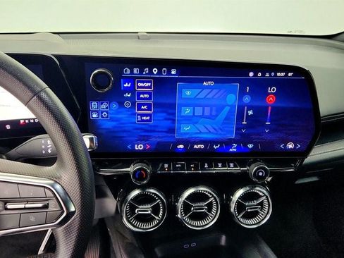 Used 2025 Chevrolet Blazer EV LT FWD image 15