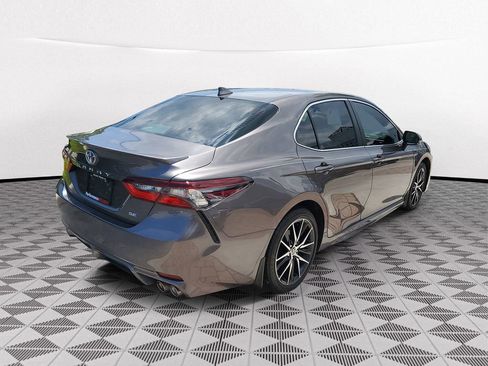 Used 2022 Toyota Camry SE w/ Audio Upgrade Package FWD image 6