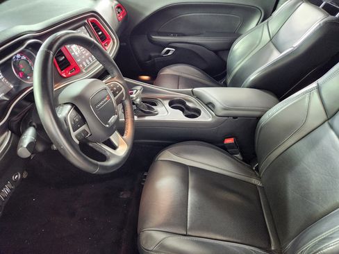 Used 2017 Dodge Challenger SXT Plus image 11