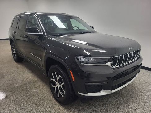 Used 2024 Jeep Grand Cherokee L Limited w/ Luxury Tech Group II image 24