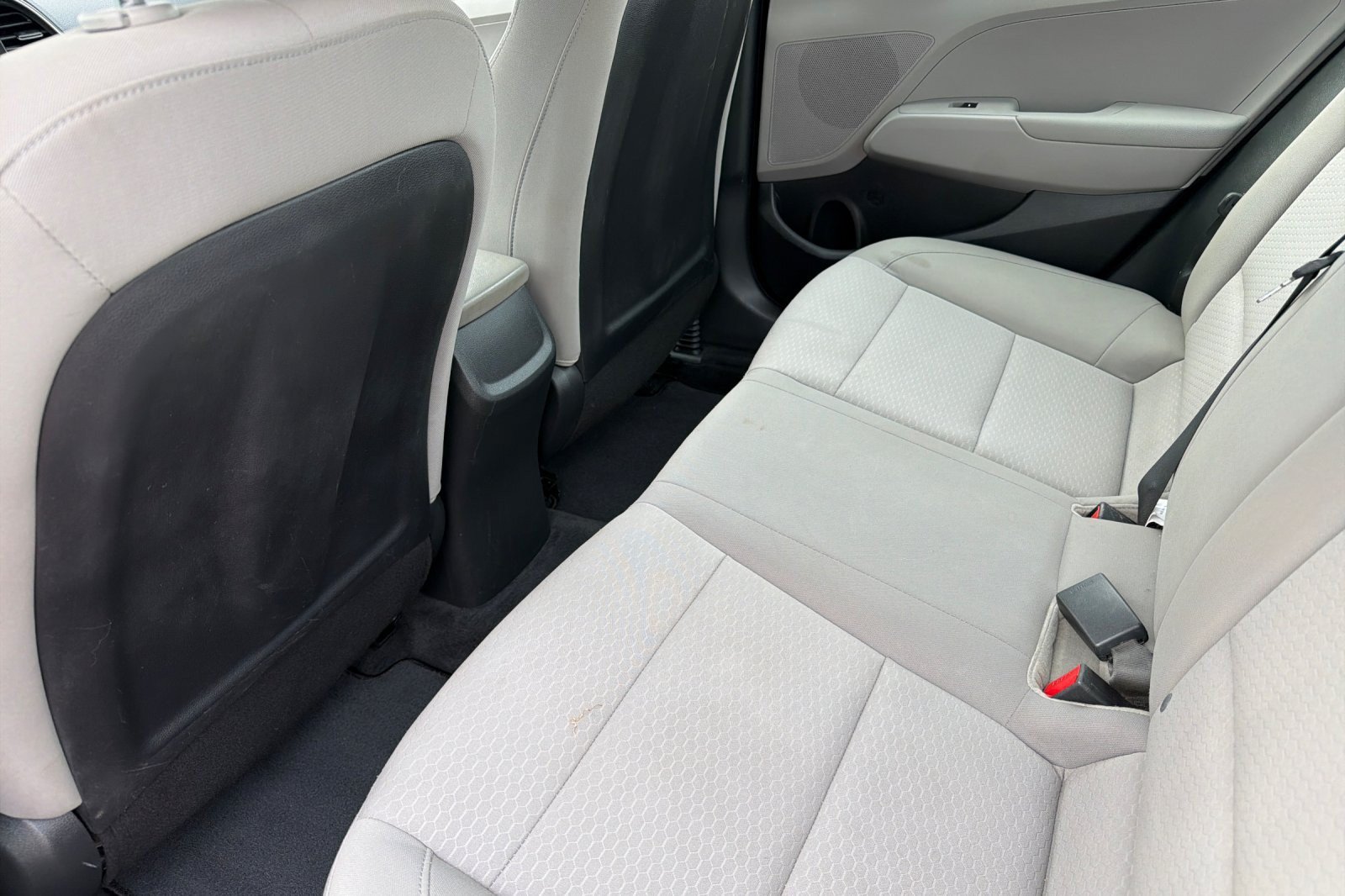 Used 2020 Hyundai Elantra SE FWD image 9