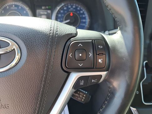 Used 2018 Toyota Sienna Limited Premium w/ Carpet Mat Package image 20