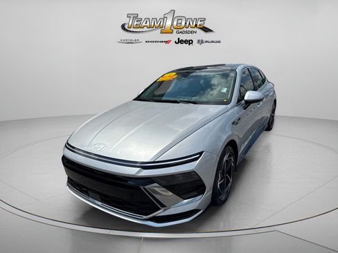Used 2024 Hyundai Sonata SEL w/ Convenience Package FWD image 4