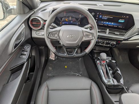 New 2026 Chevrolet Trax RS w/ Sunroof Package image 9