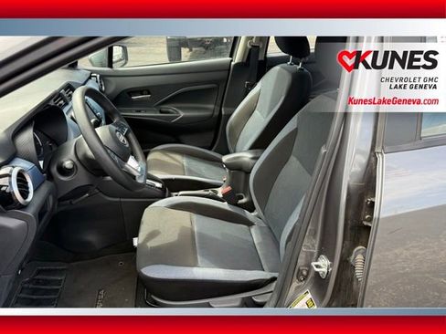 Used 2025 Nissan Versa SV FWD image 12