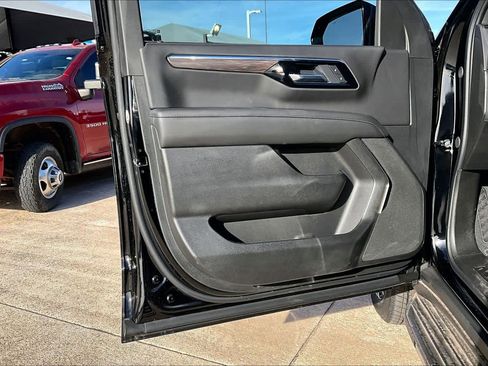 New 2025 Chevrolet Suburban LS w/ LPO, Dark Essentials Package image 11