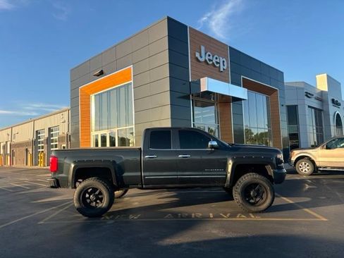 Used 2017 Chevrolet Silverado 1500 LTZ AWD/4WD image 1
