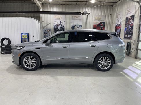 Used 2023 Buick Enclave Avenir w/ Avenir Technology Package image 5