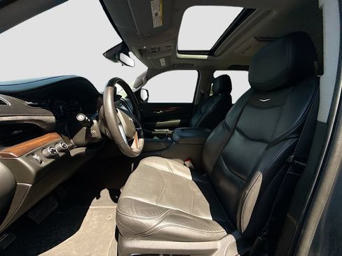 Used 2019 Cadillac Escalade Luxury AWD/4WD image 23