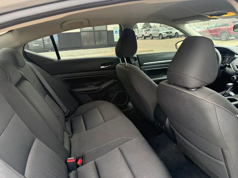 Used 2022 Nissan Altima 2.5 SV image 21