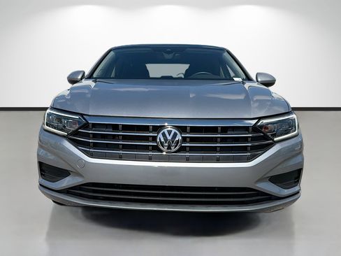 Used 2019 Volkswagen Jetta SEL w/ Cold Weather Package FWD image 8