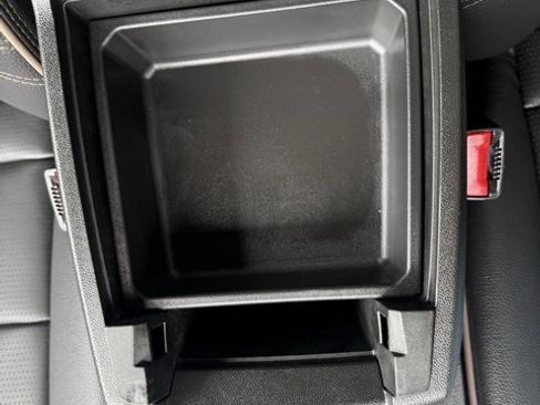 Used 2025 GMC Canyon Denali image 28