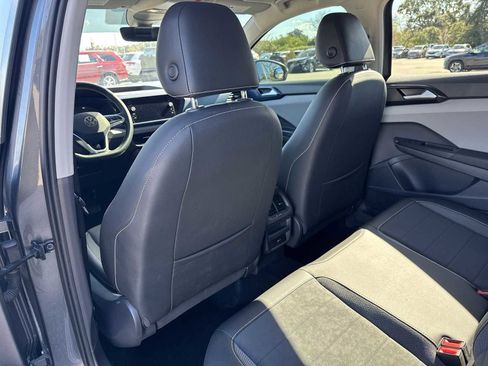 Used 2023 Volkswagen Taos SE w/ Black Wheel Package image 16