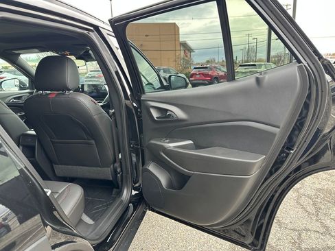 New 2026 Chevrolet Trax RS w/ Sunroof Package FWD image 16