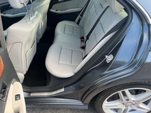 Used 2013 Mercedes-Benz E 350 4MATIC Sedan image 21